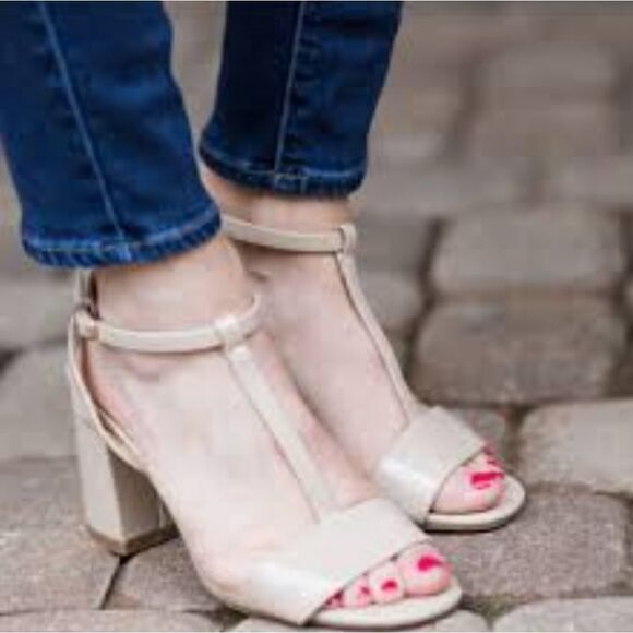 FOREVER 21 ANKLE STRAP OPEN TOE TWO STRAP BAND BLOCK HEEL SANDAL - Picture 1 of 15